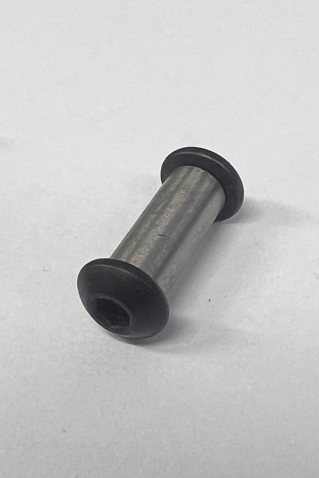 Skrue til skaft - Liten rundet skrue