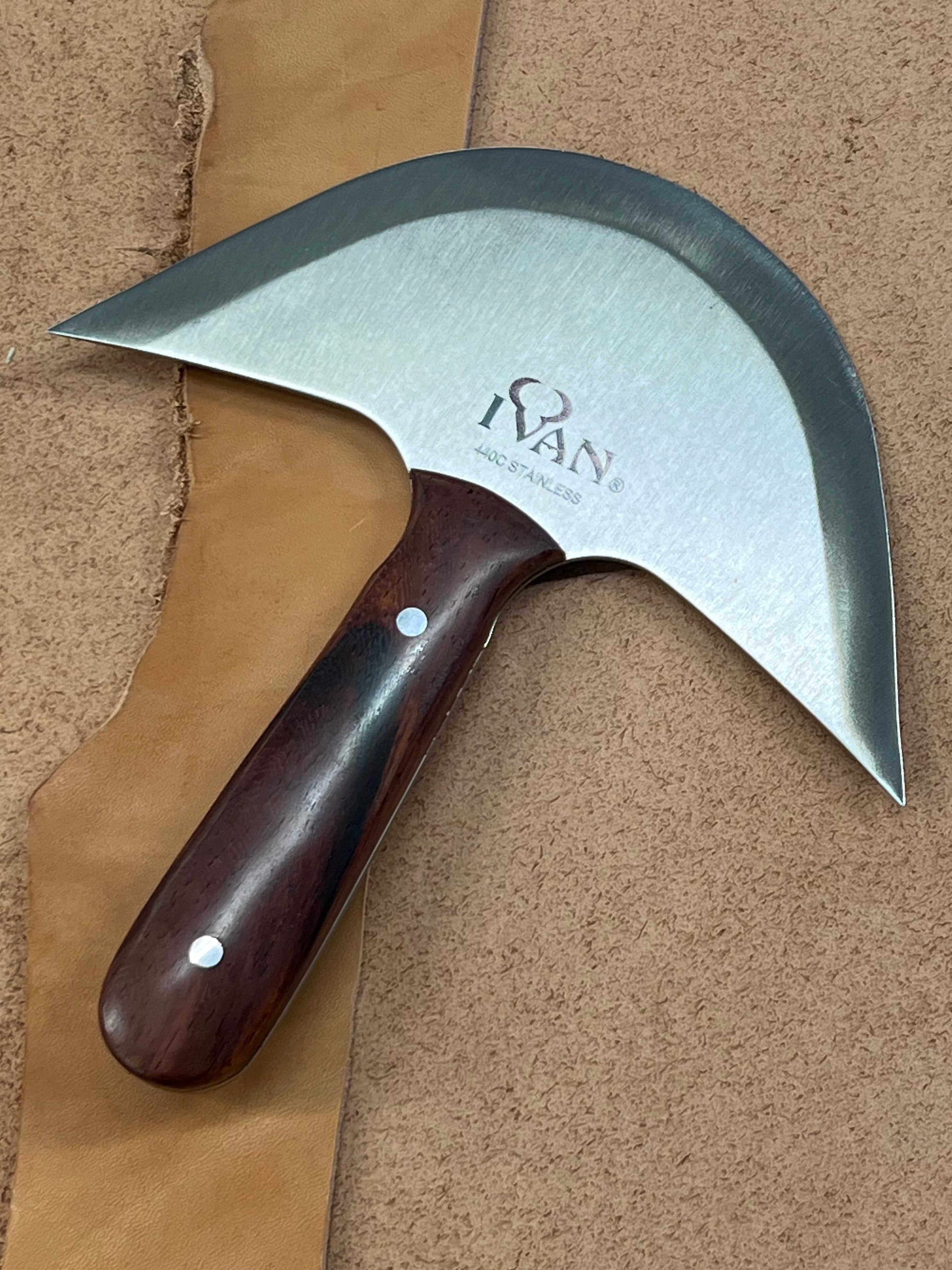 Rund läderkniv i fransk stil