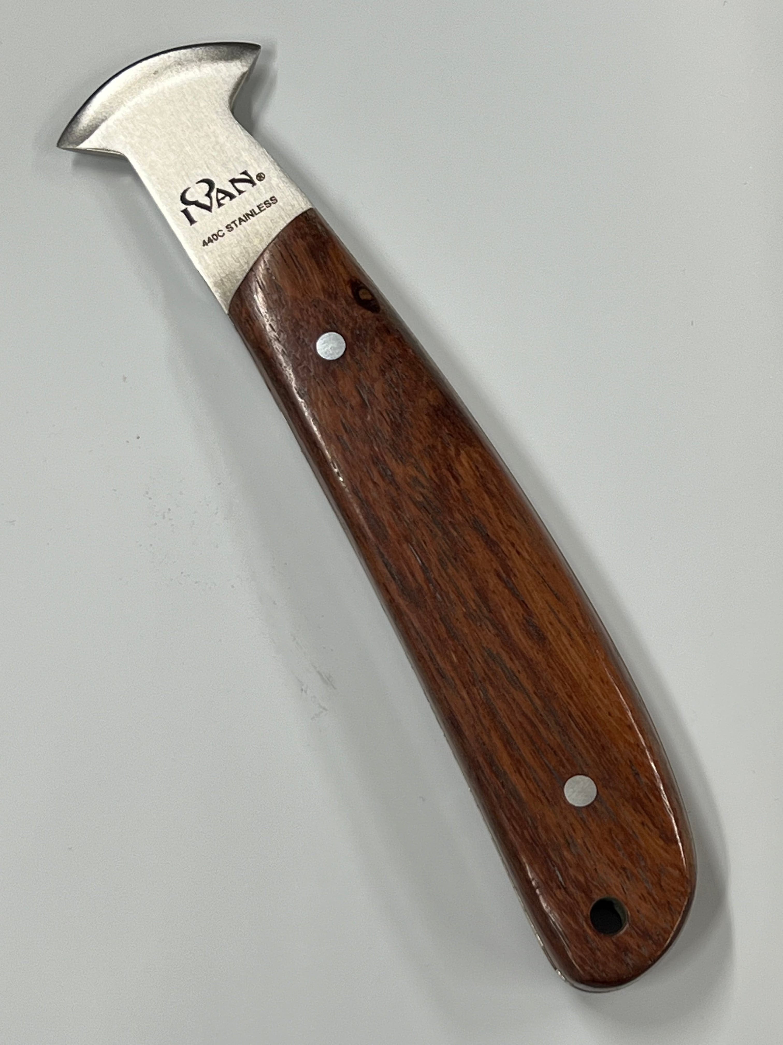 Rund liten läderkniv i fransk stil