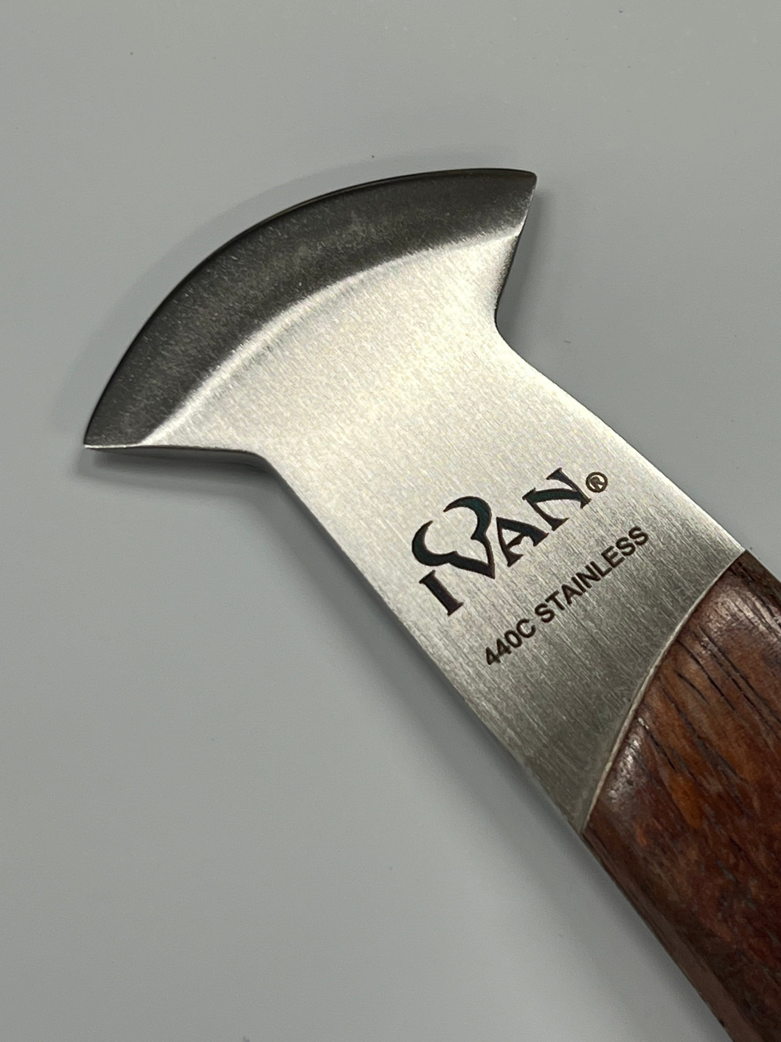 Rund liten läderkniv i fransk stil