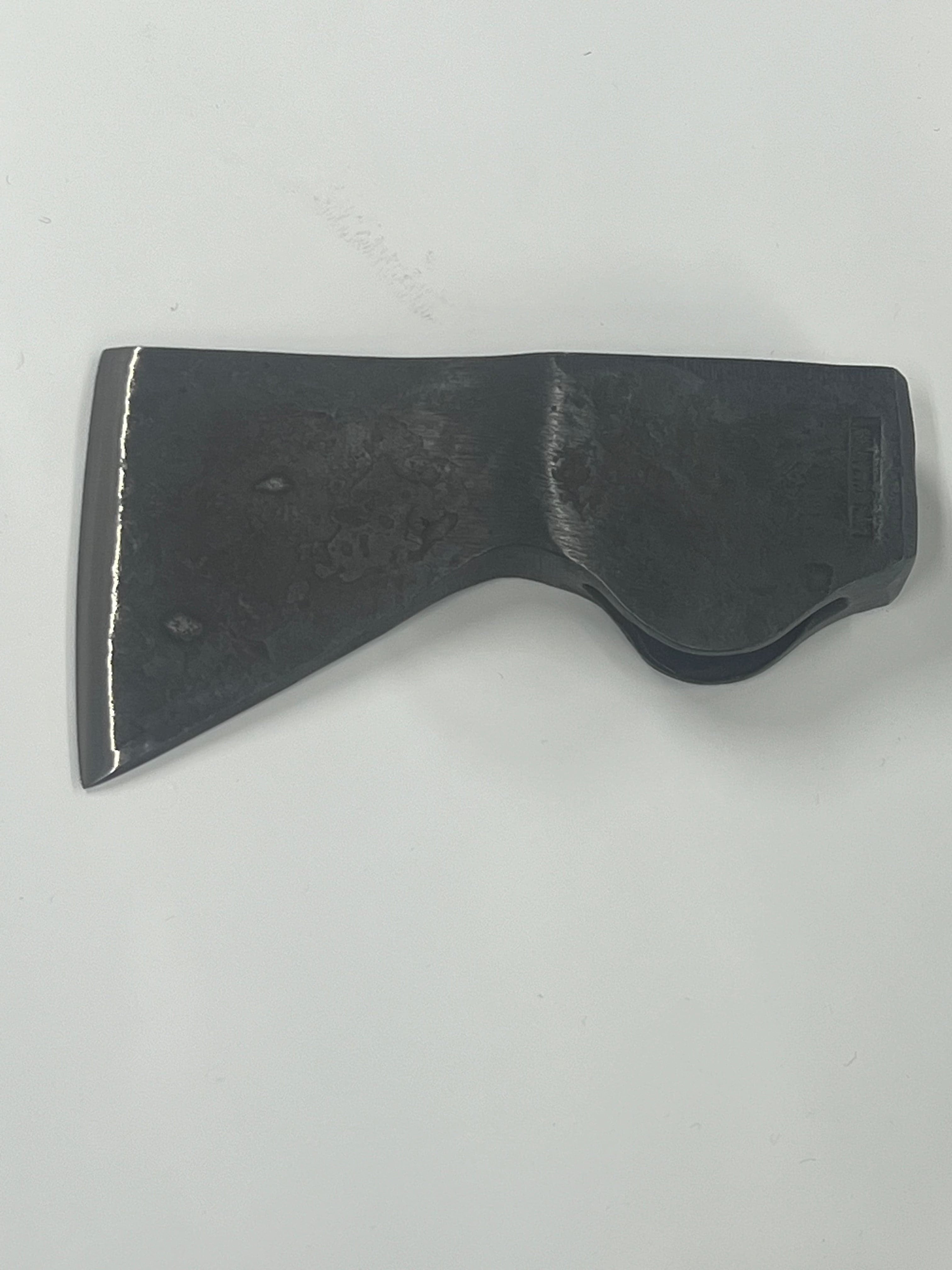 Yxhuvud med äggskydd BAX1 Bushcraft Yxhuvud