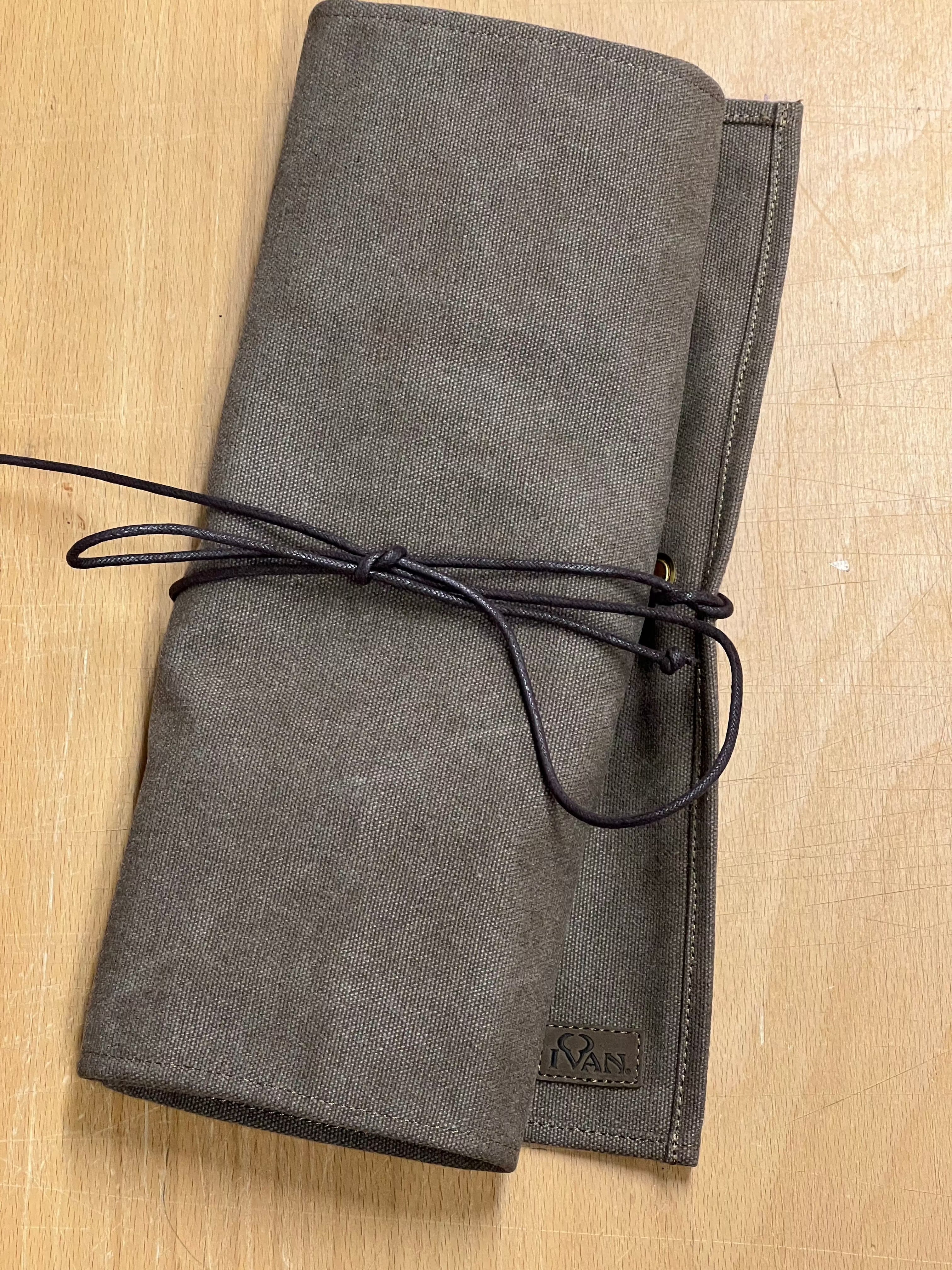 Rullbar verktygsväska i canvas.