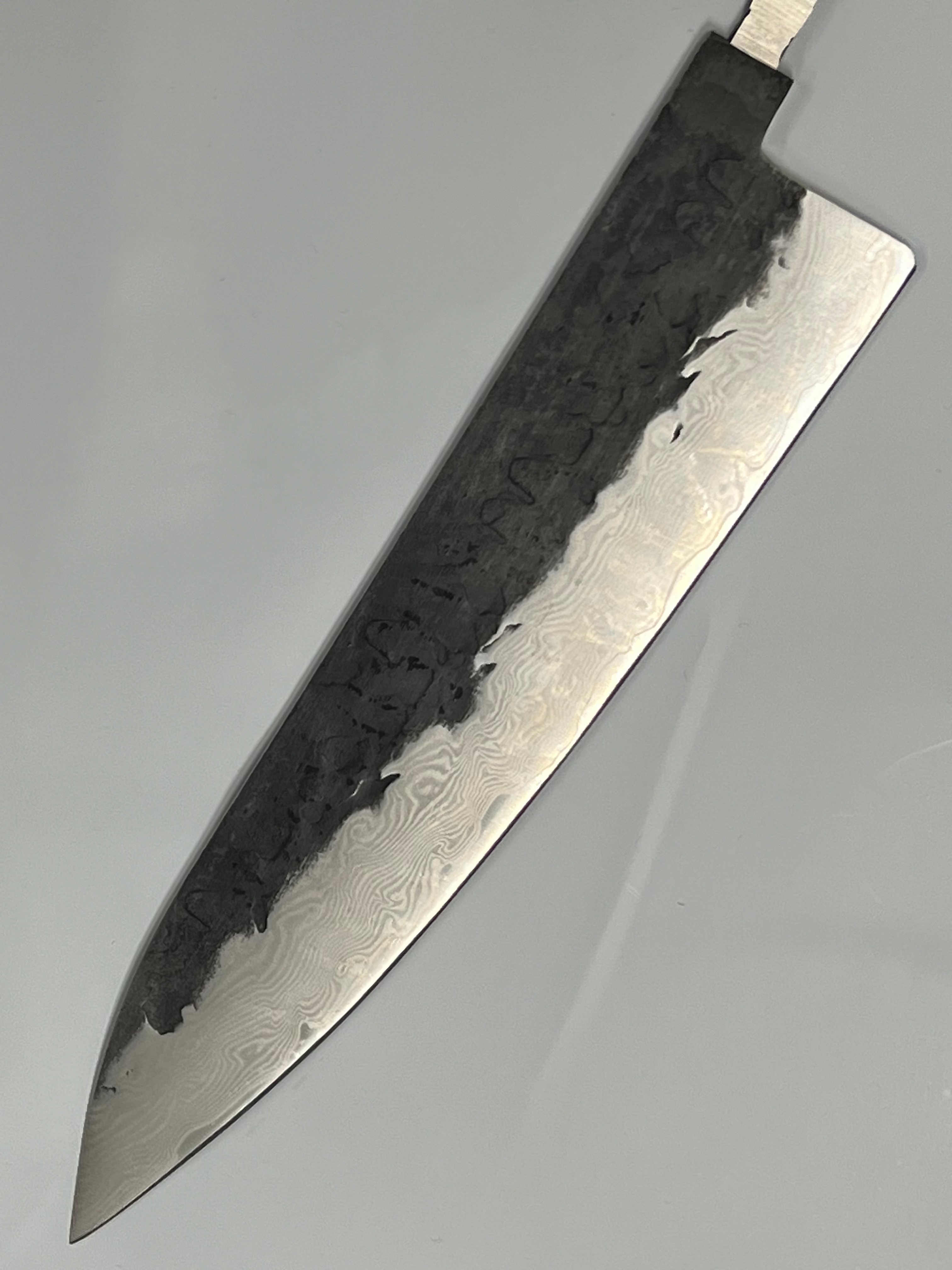 Kockkniv 200mm VG-10 Svart Brute de forge Damascus