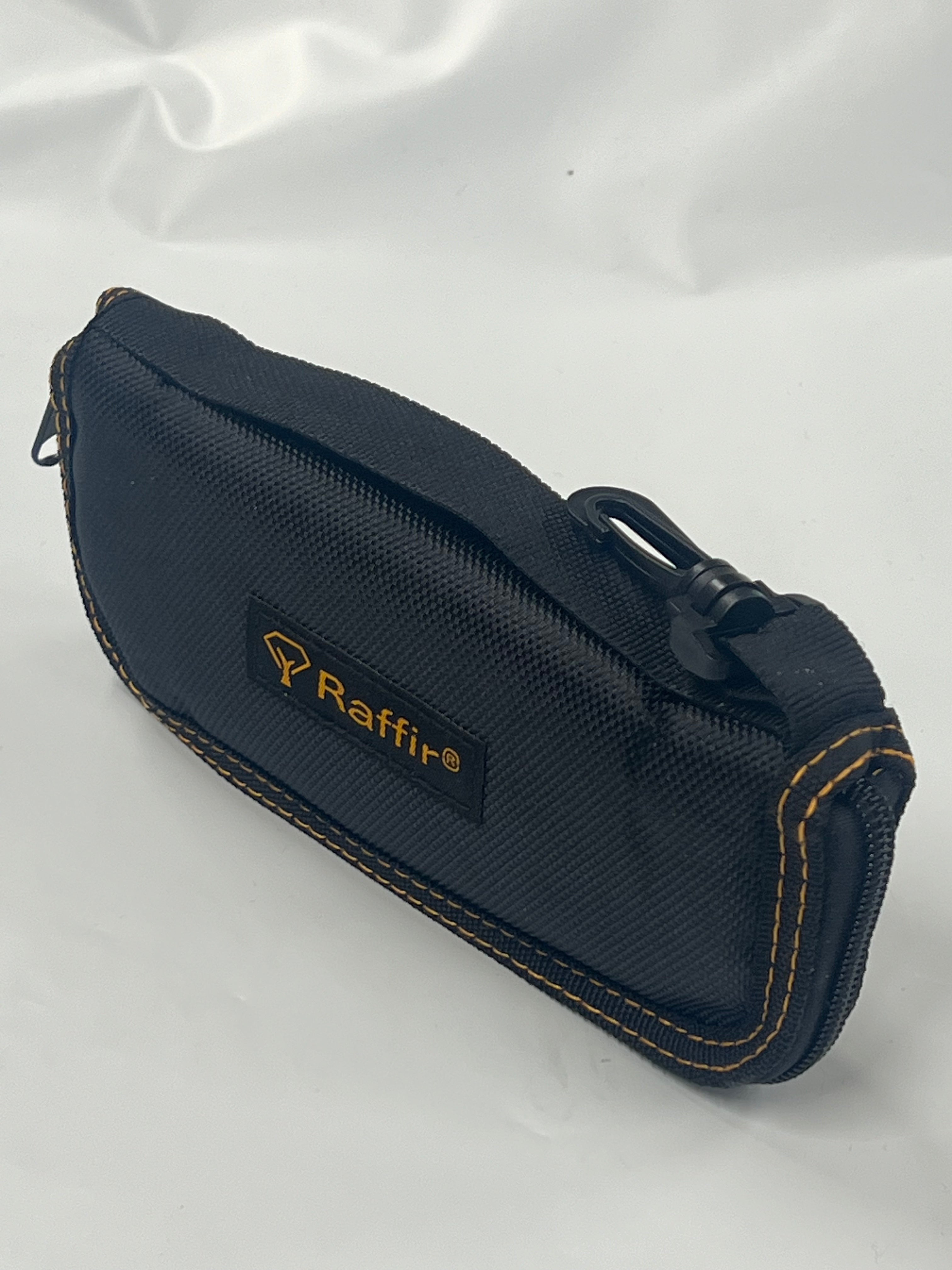 "Taktiskt" fällknivsset med VG10 rostfritt stål