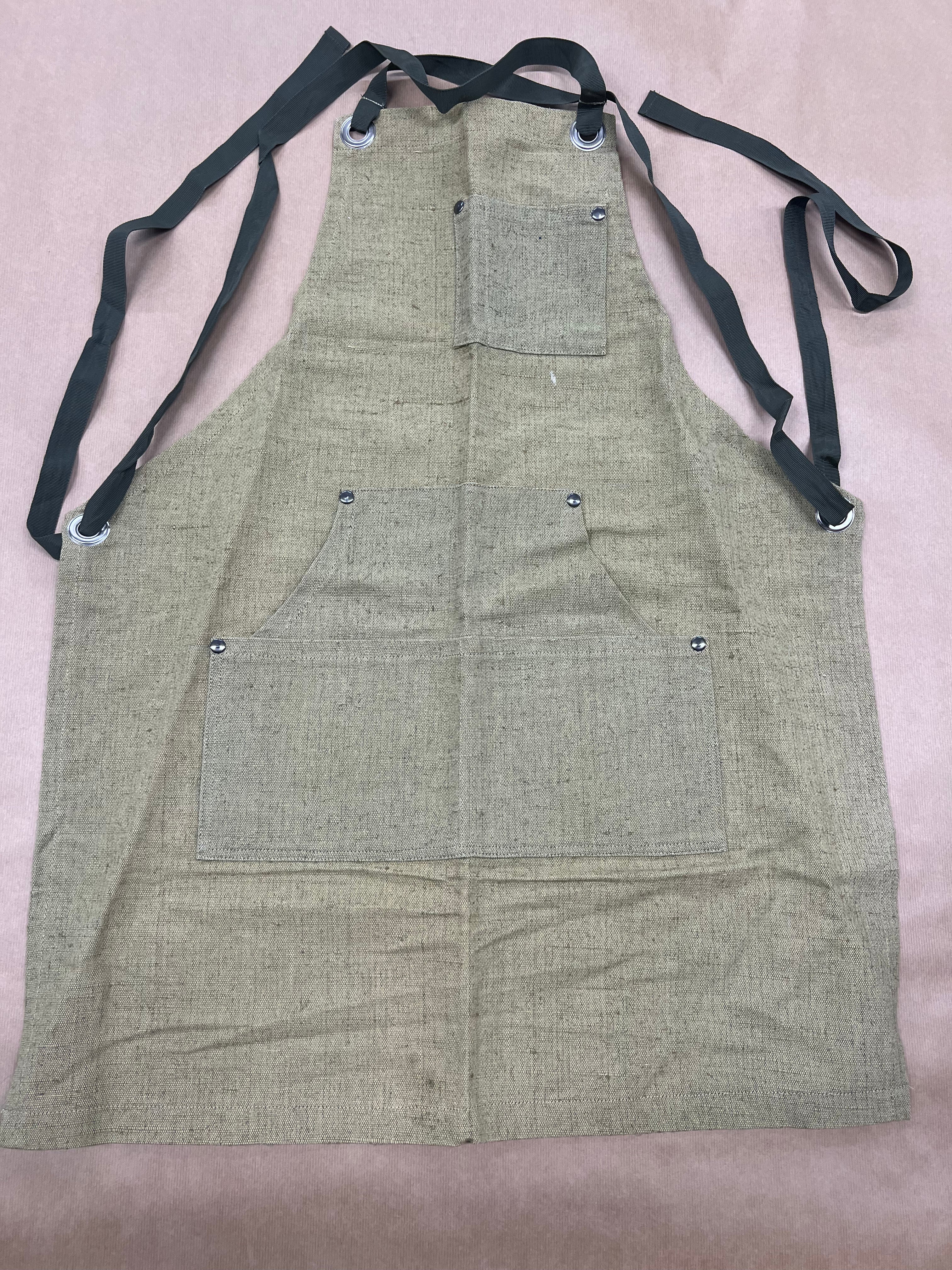 Adjustable apron in green canvas AP1