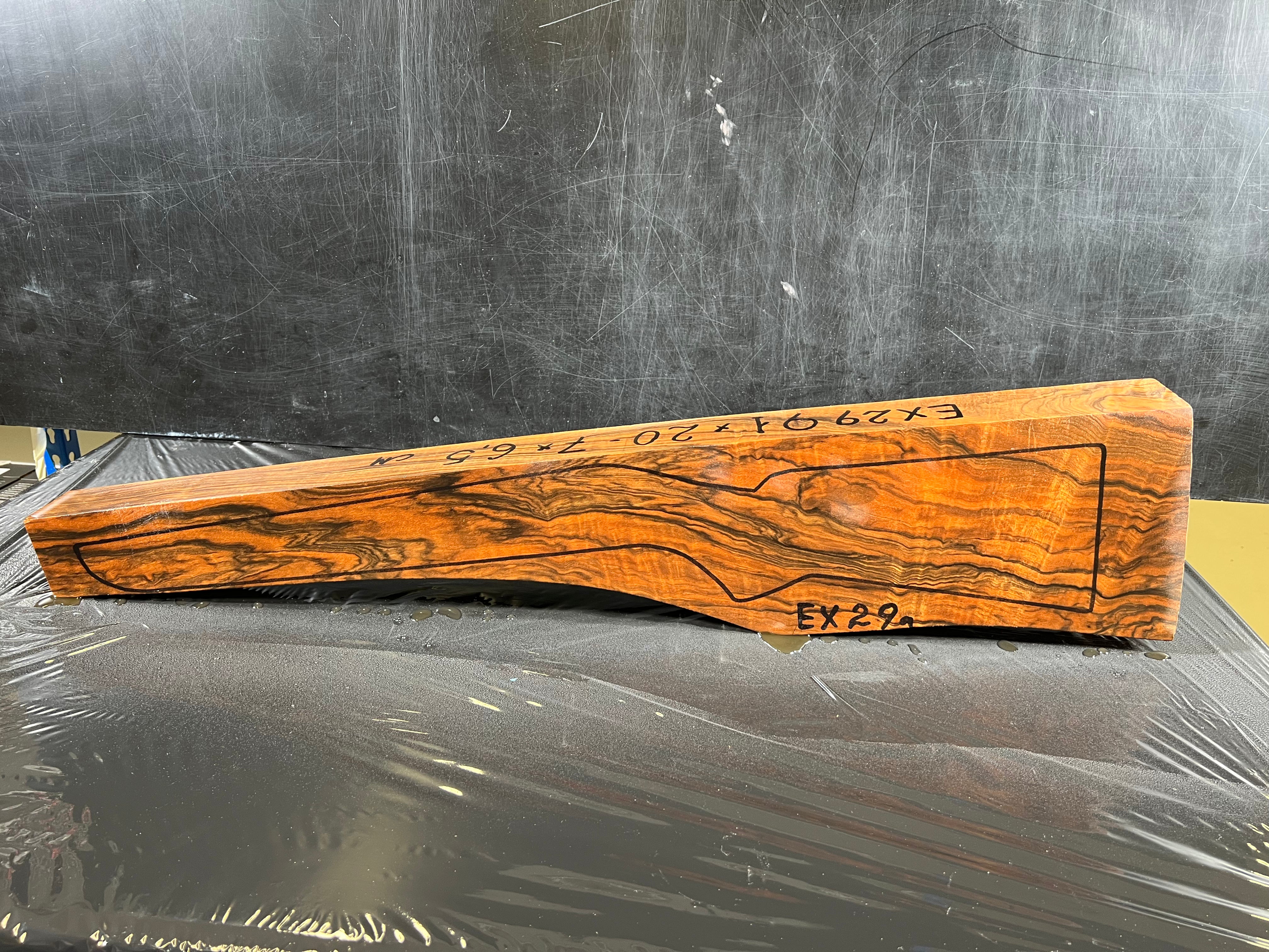 Gevärskolv Blank Turkisk Valnötskvalitet Utställning EX29