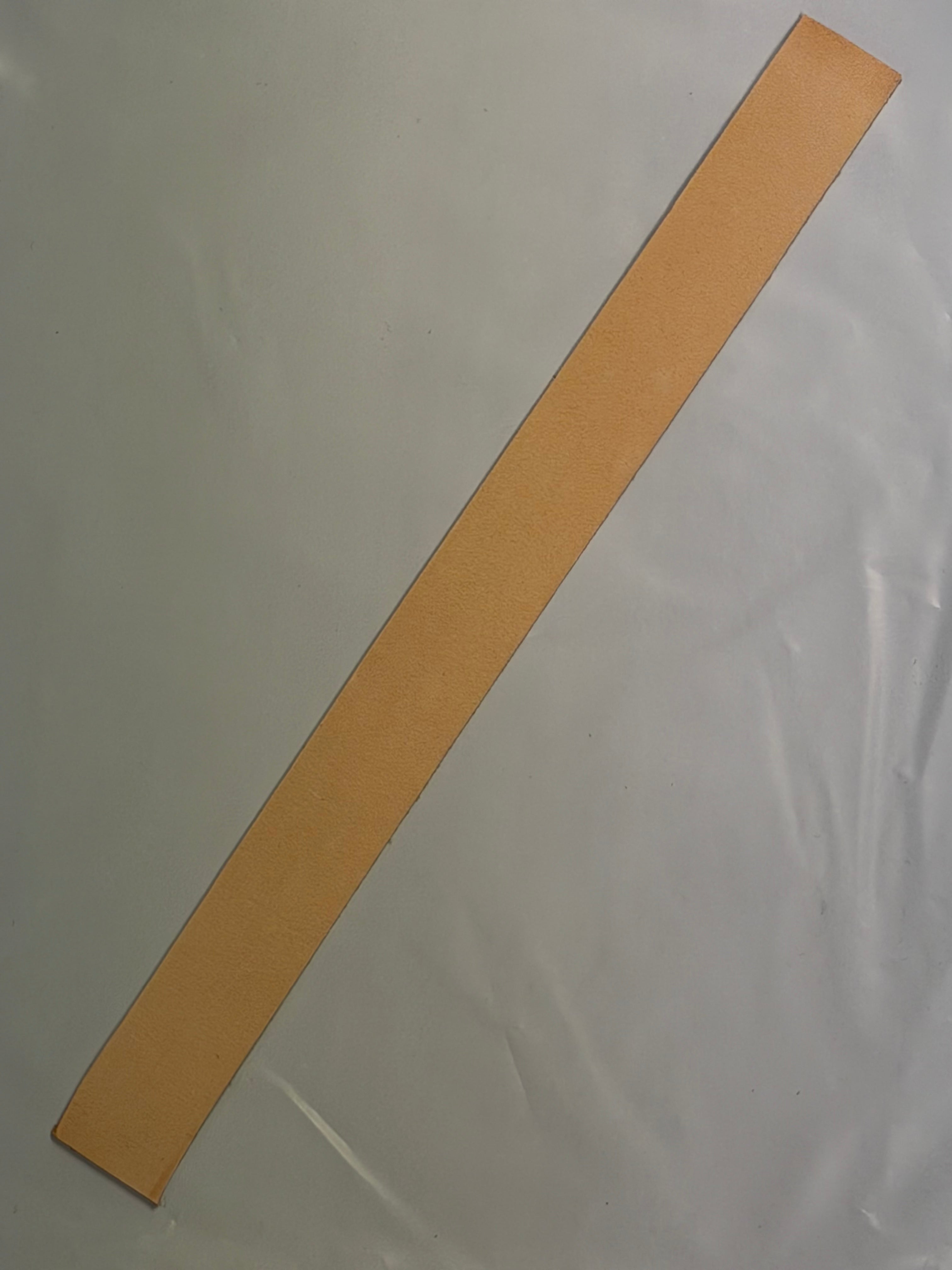 Läder för att göra knivslidor: rårand, slidläder och stropläder/upphängningsläder