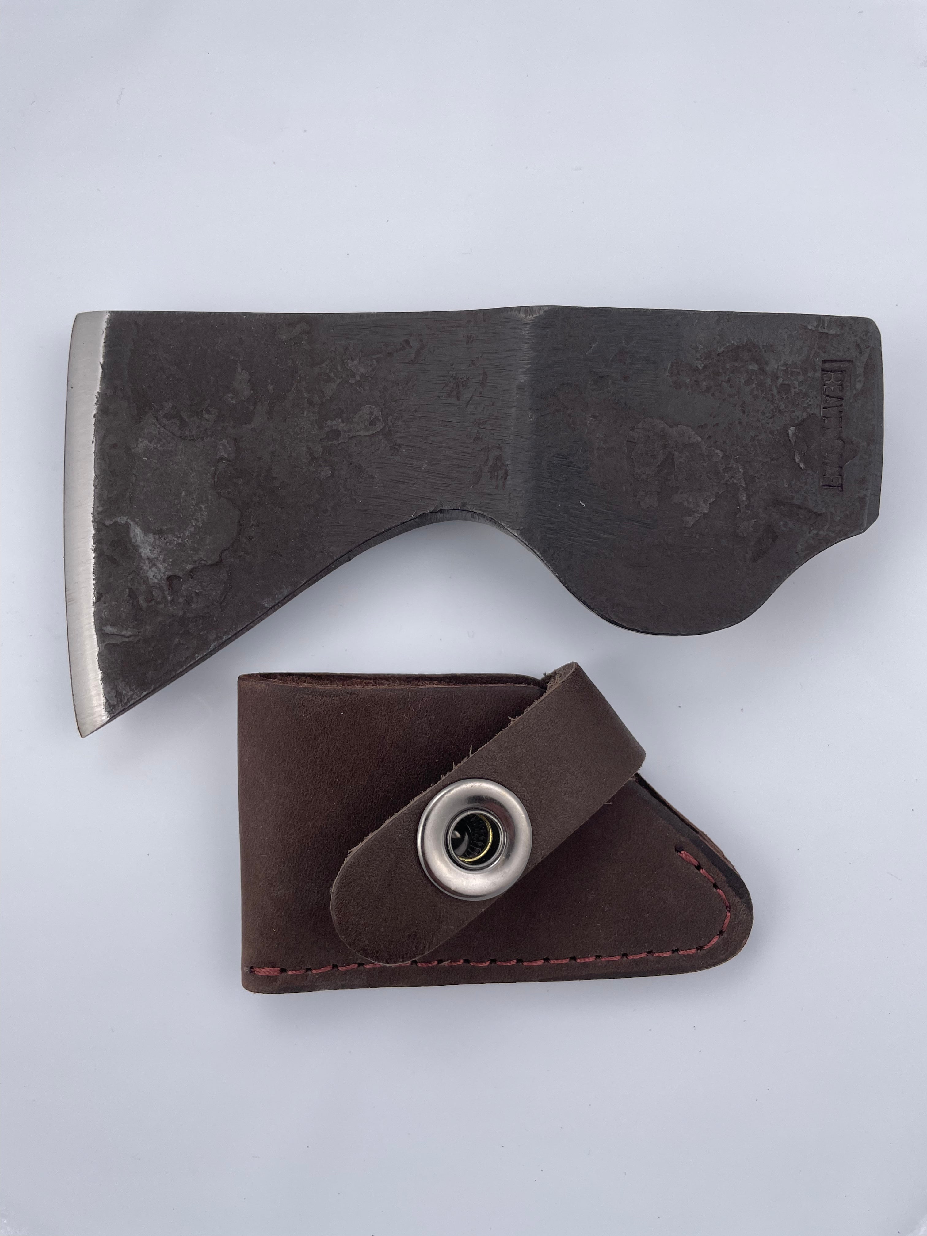 Yxhuvud med äggskydd BAX1 Bushcraft Yxhuvud