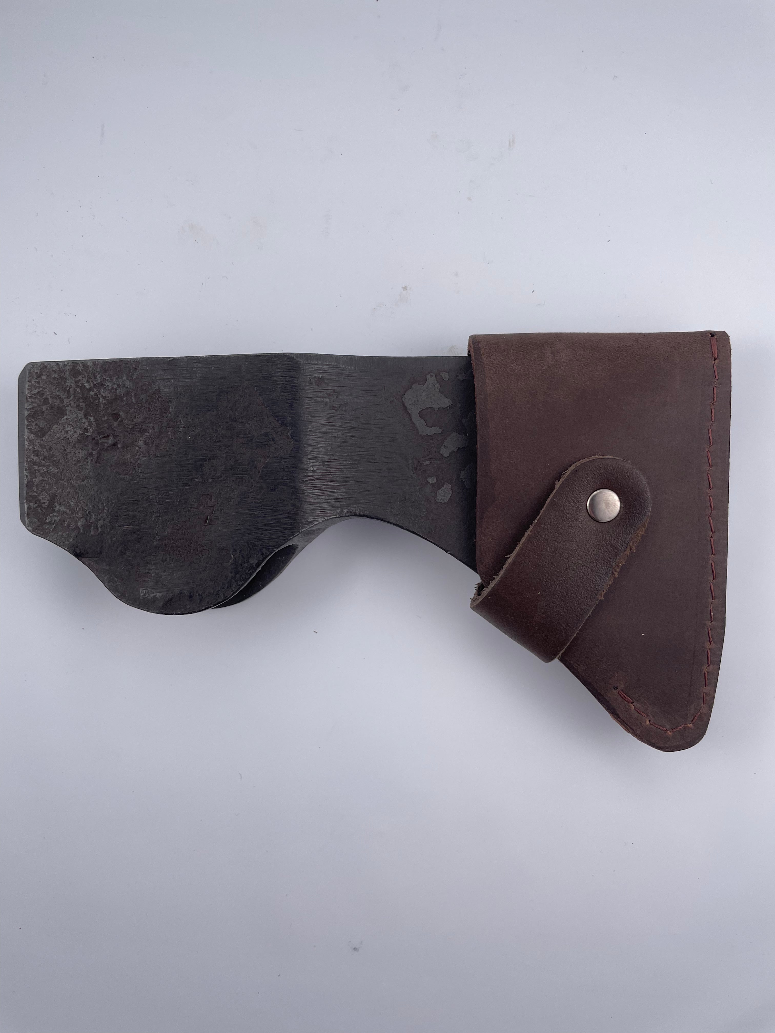 Yxhuvud med äggskydd BAX1 Bushcraft Yxhuvud