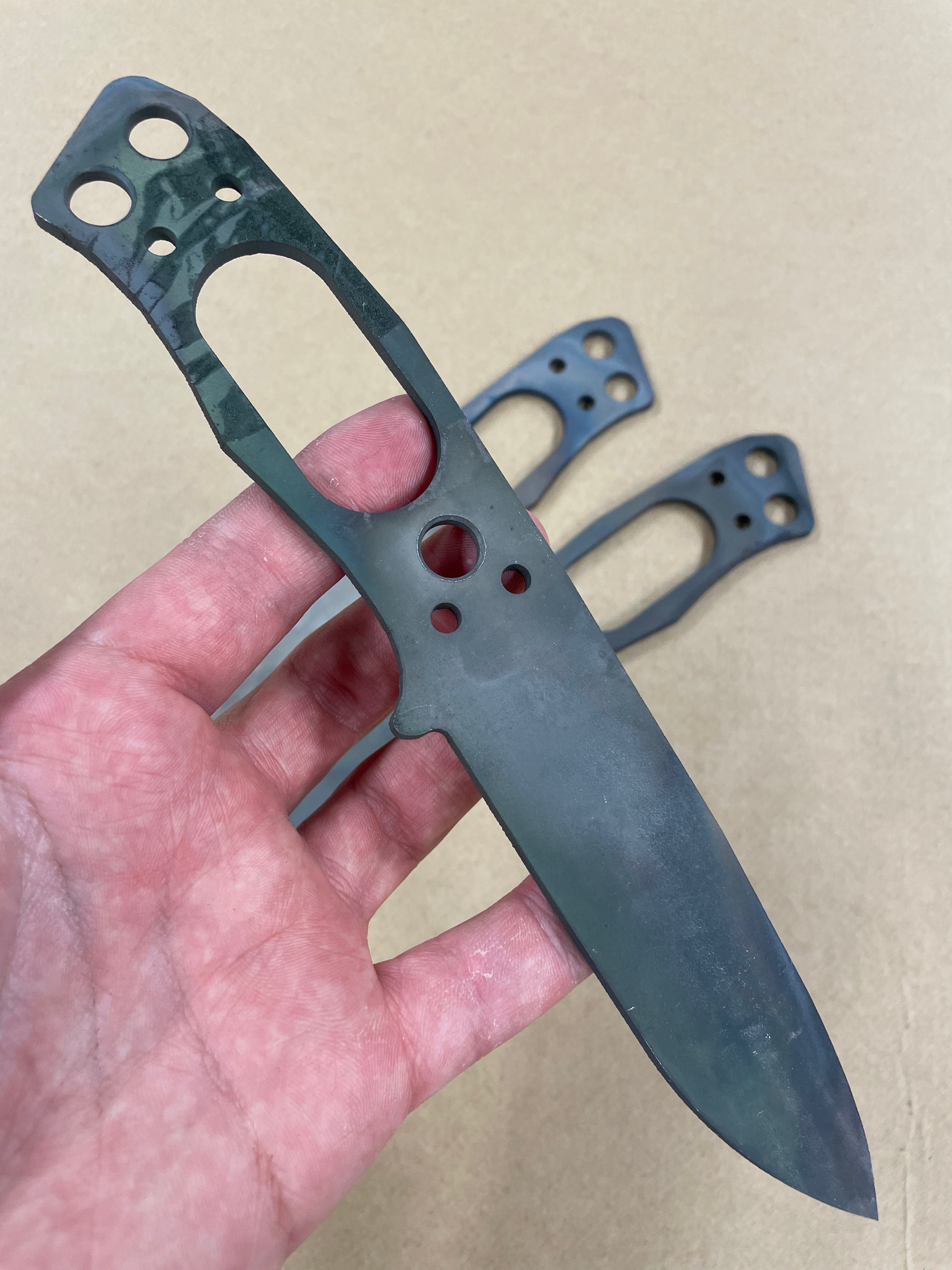 Herdet uslipt rustfritt knivblad (AEBL)