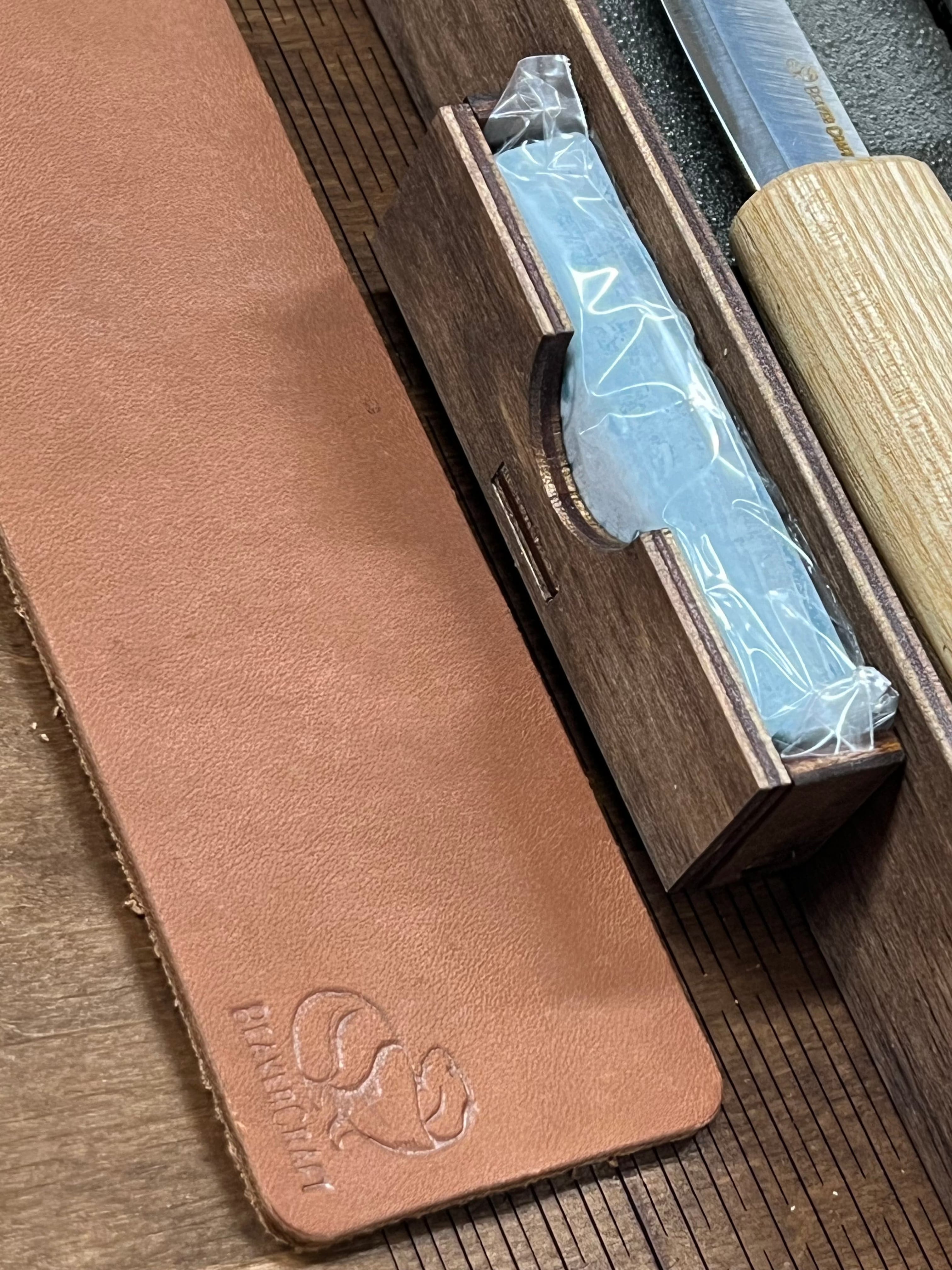 Träsniderijärnset S09 bok med 4 järn