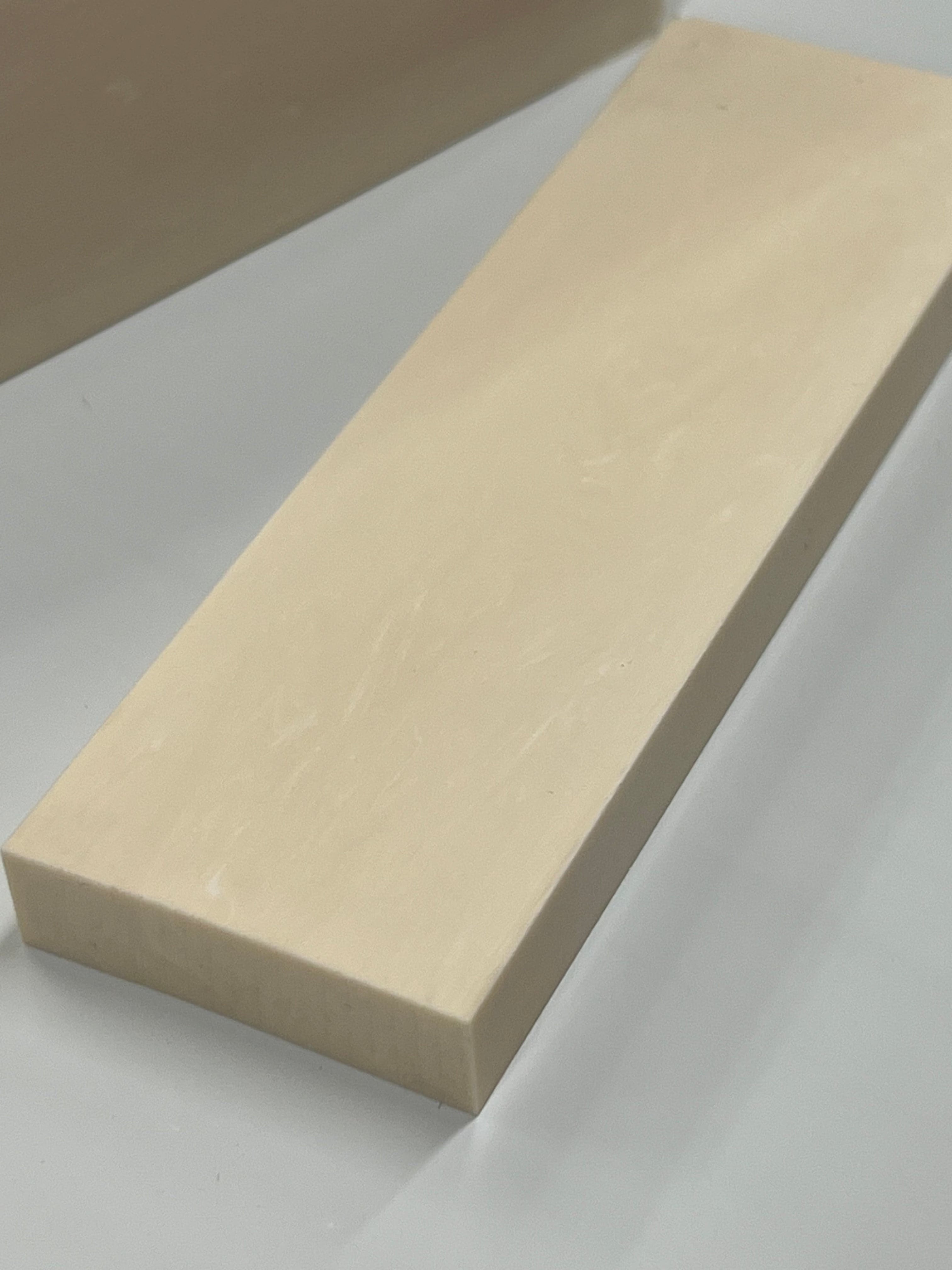 Elforyn - Mönstrad Elfenben - Tallrik 10x40x120