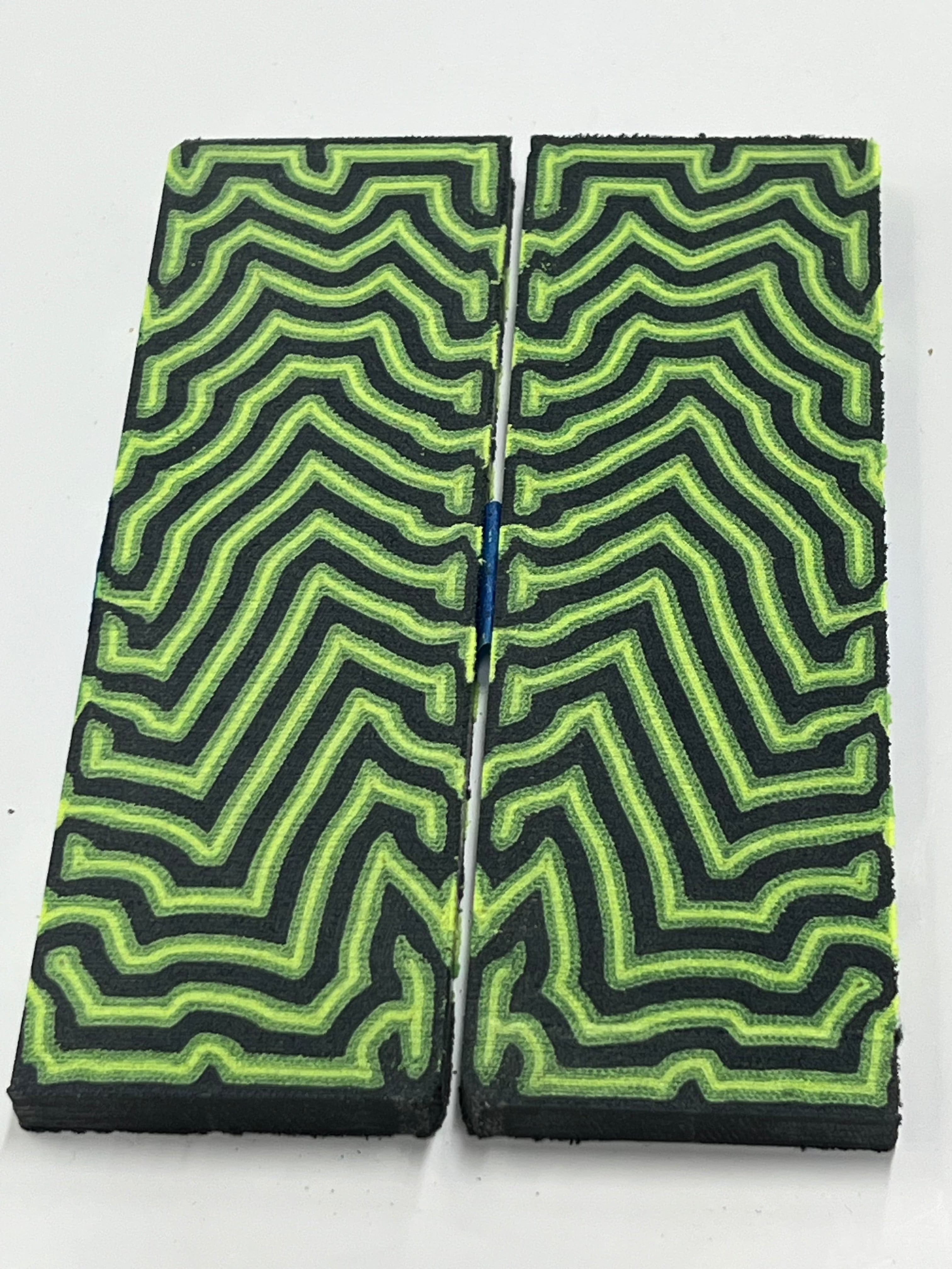 Micarta Toxic (set med 2 tallrikar)