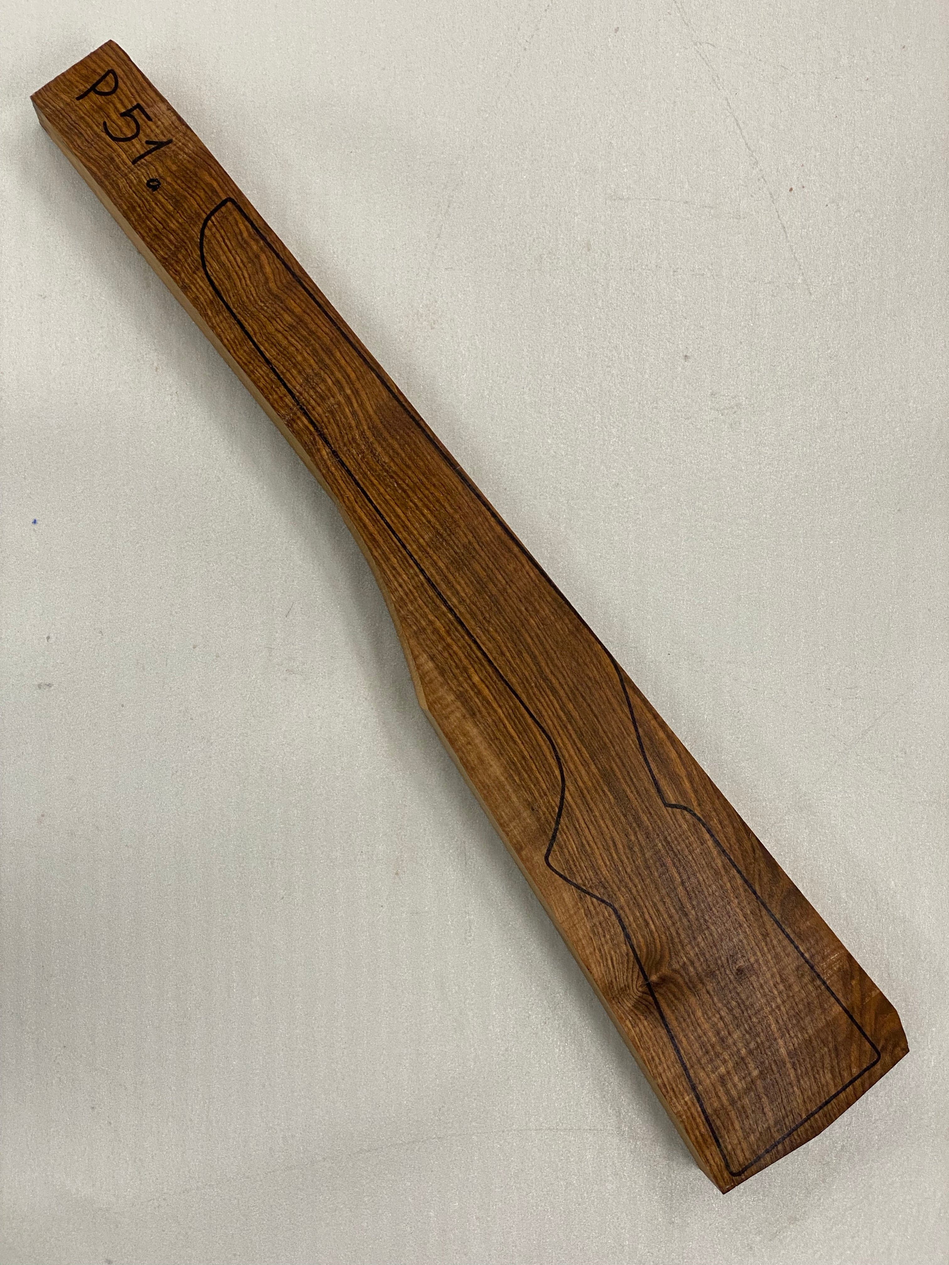 Gevärskolv i turkisk valnöt, klass 3 P-51