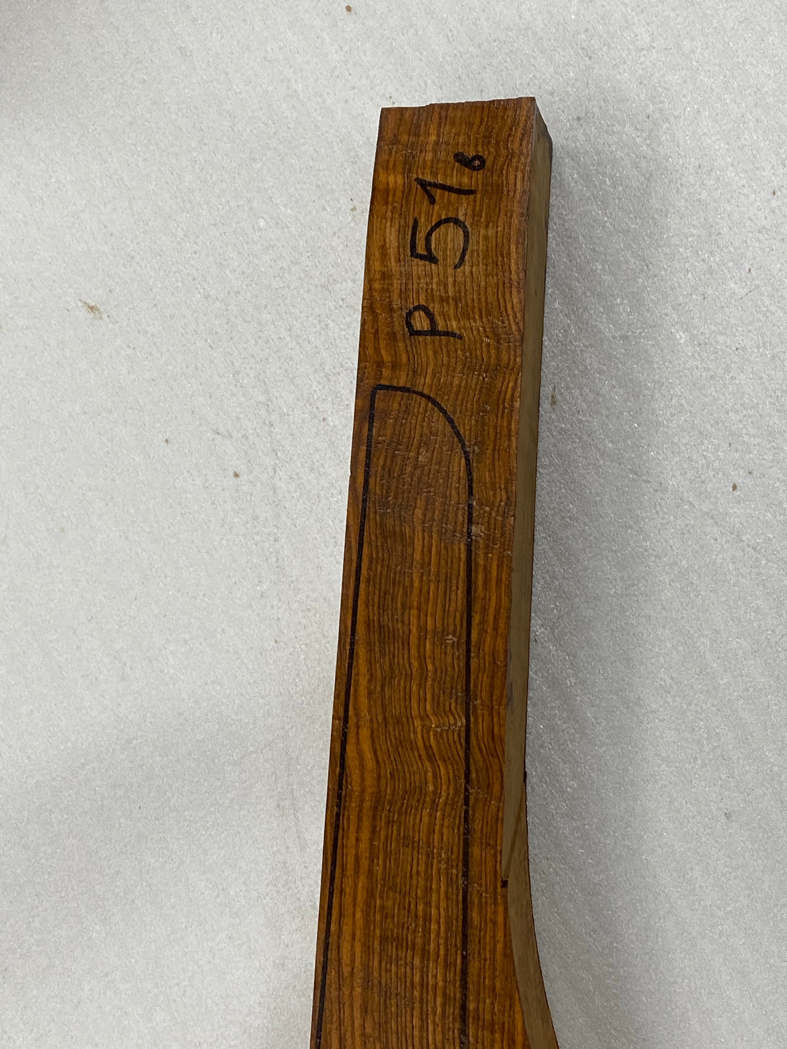 Gevärskolv i turkisk valnöt, klass 3 P-51