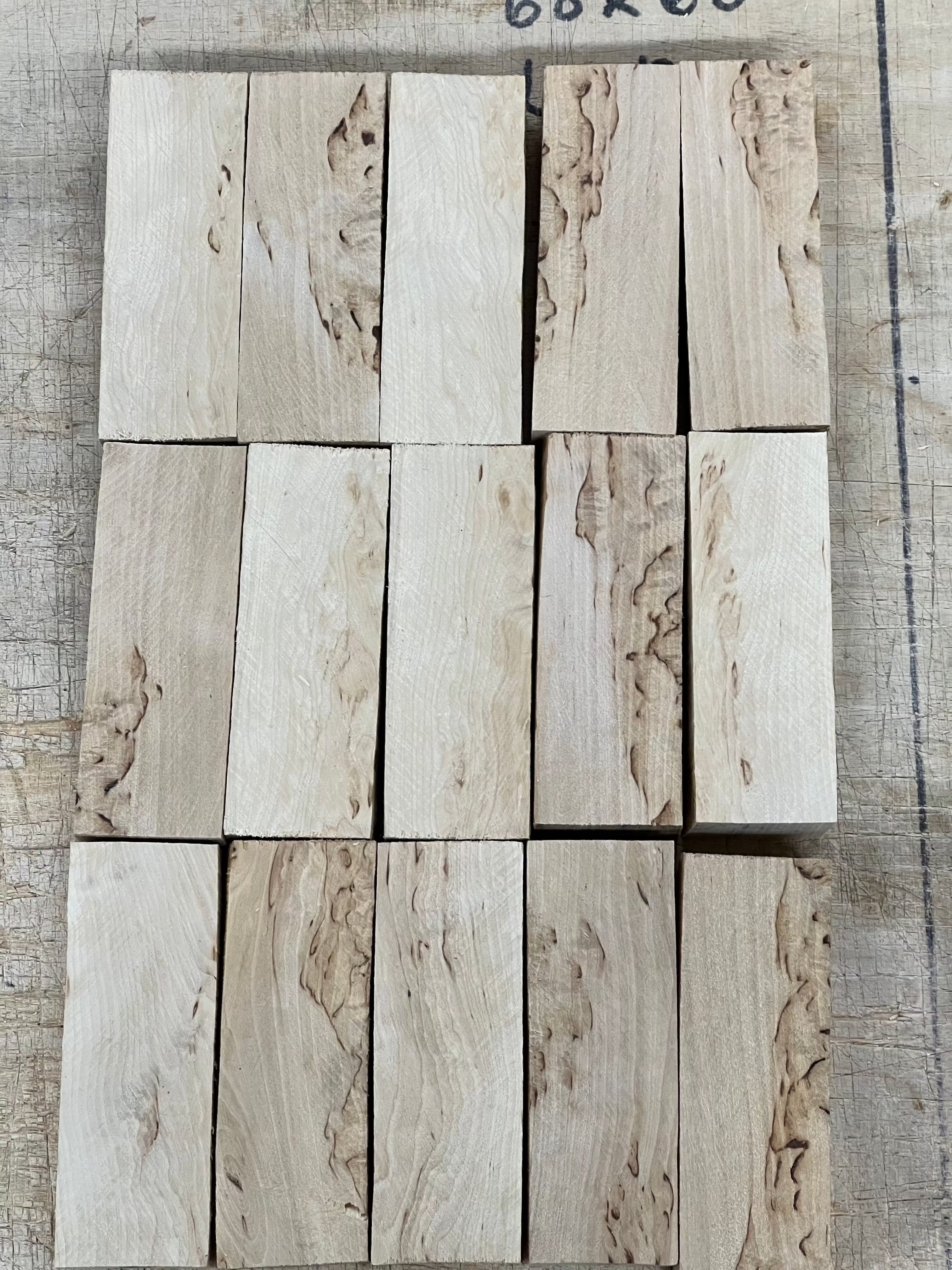 Knivskaftämne av trä