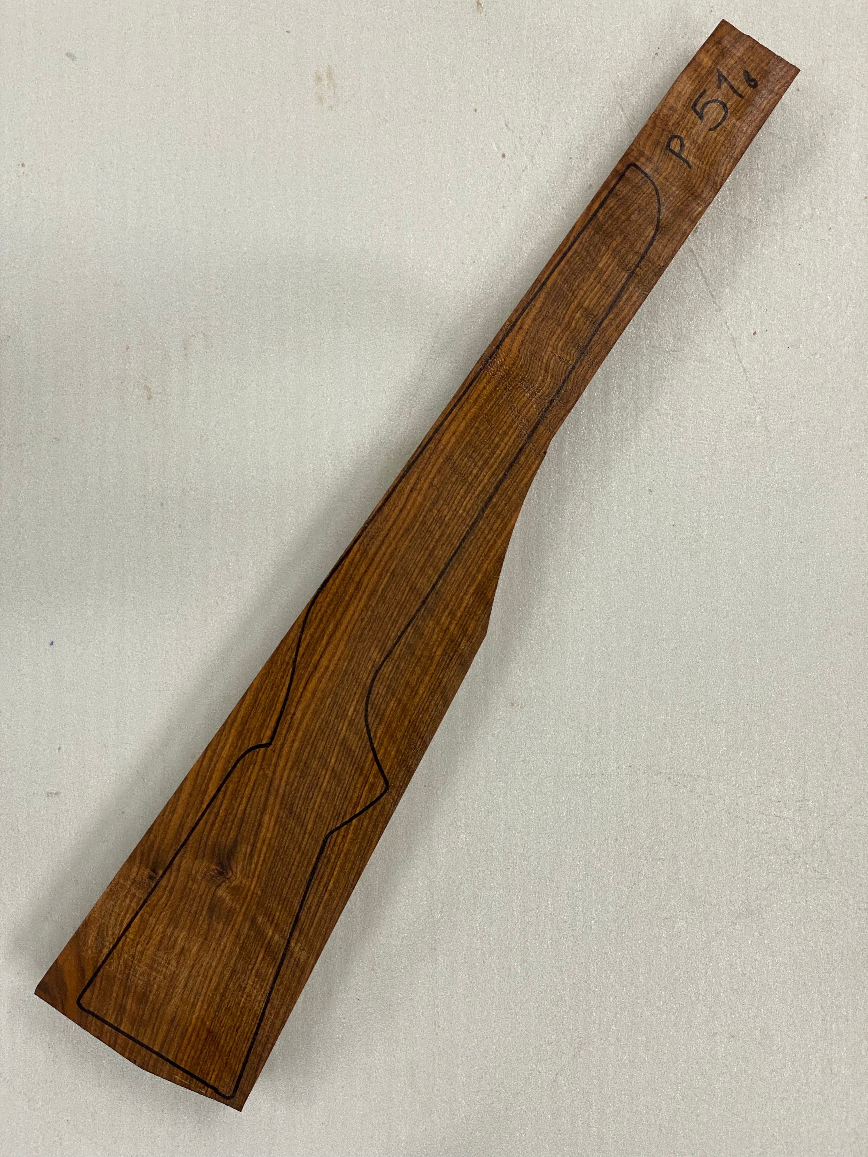 Gevärskolv i turkisk valnöt, klass 3 P-51