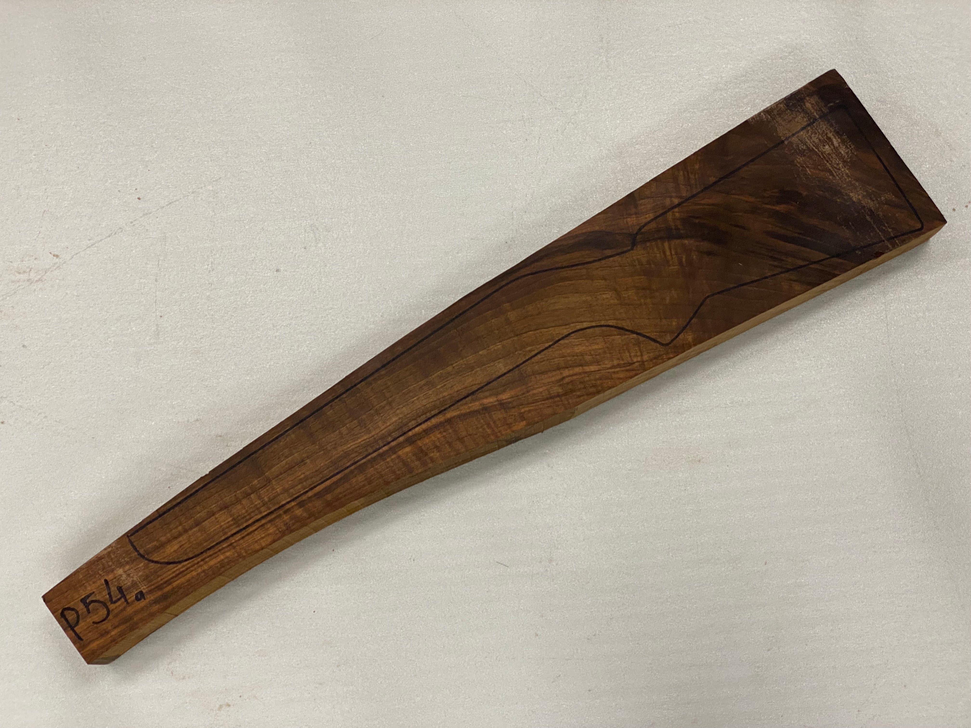 Gevärskolv i turkisk valnöt, klass 4 P-54