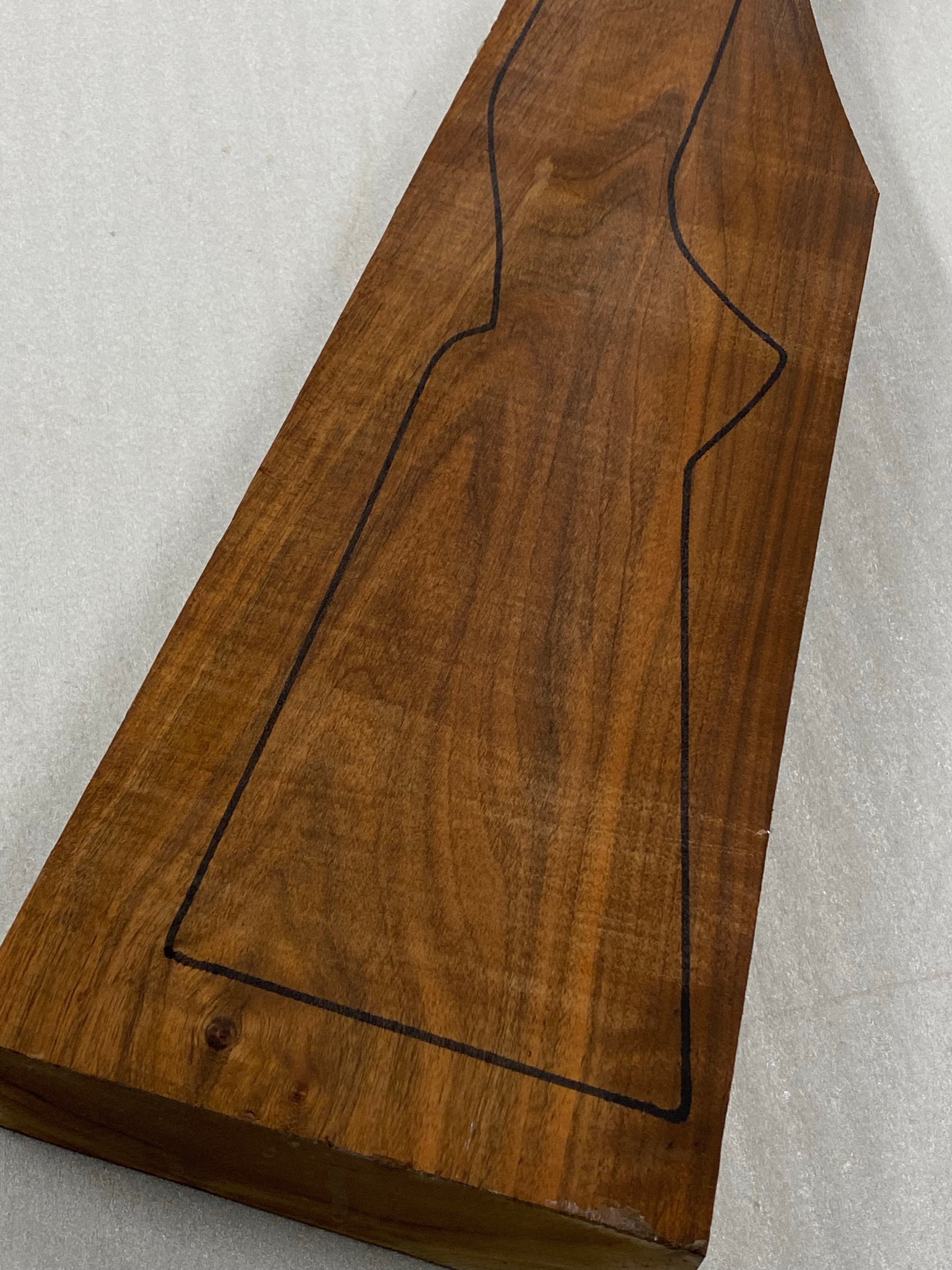 Riflestokkemne Tyrkisk Valnøtt Grad 3 P-56