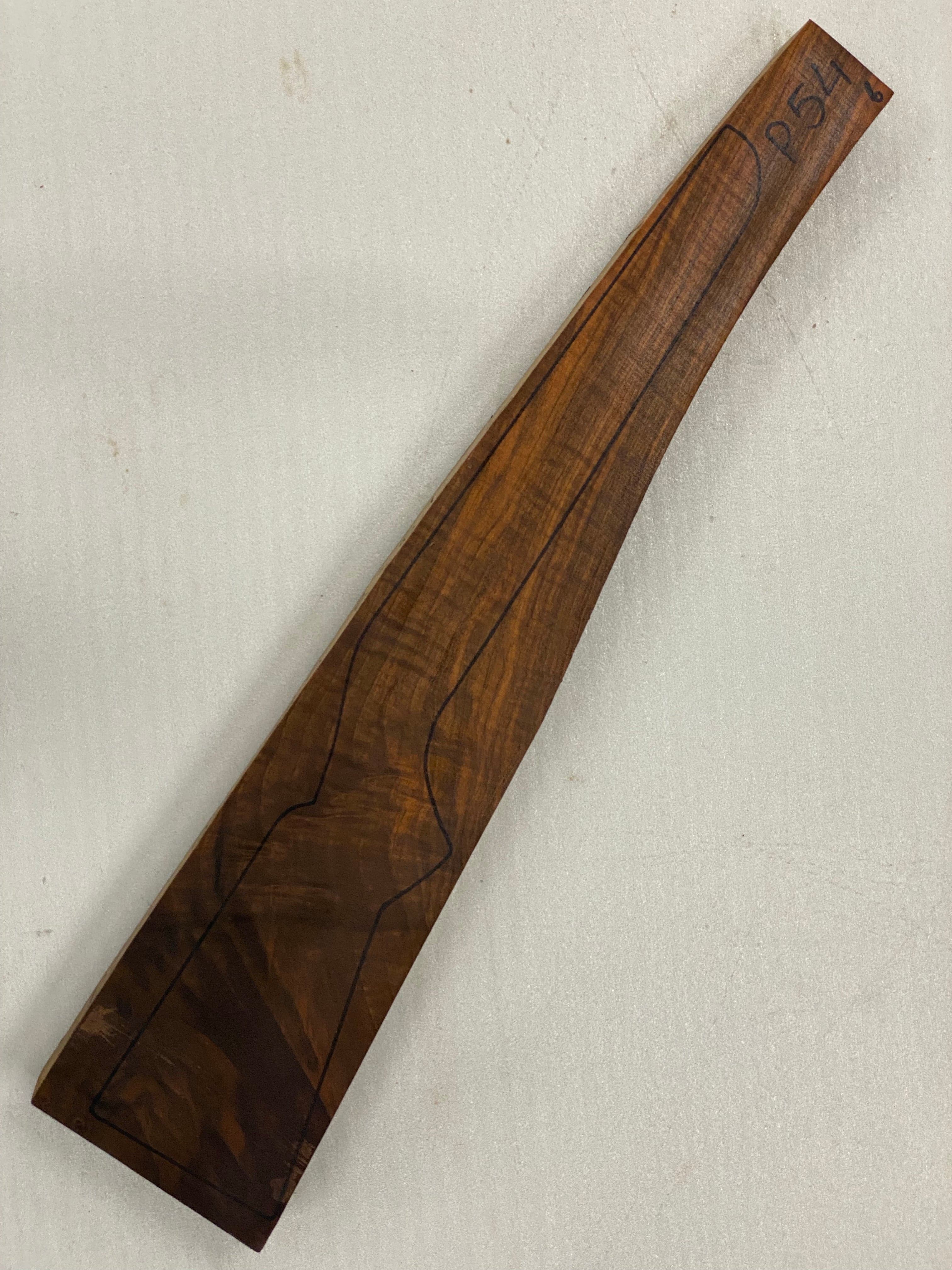 Gevärskolv i turkisk valnöt, klass 4 P-54