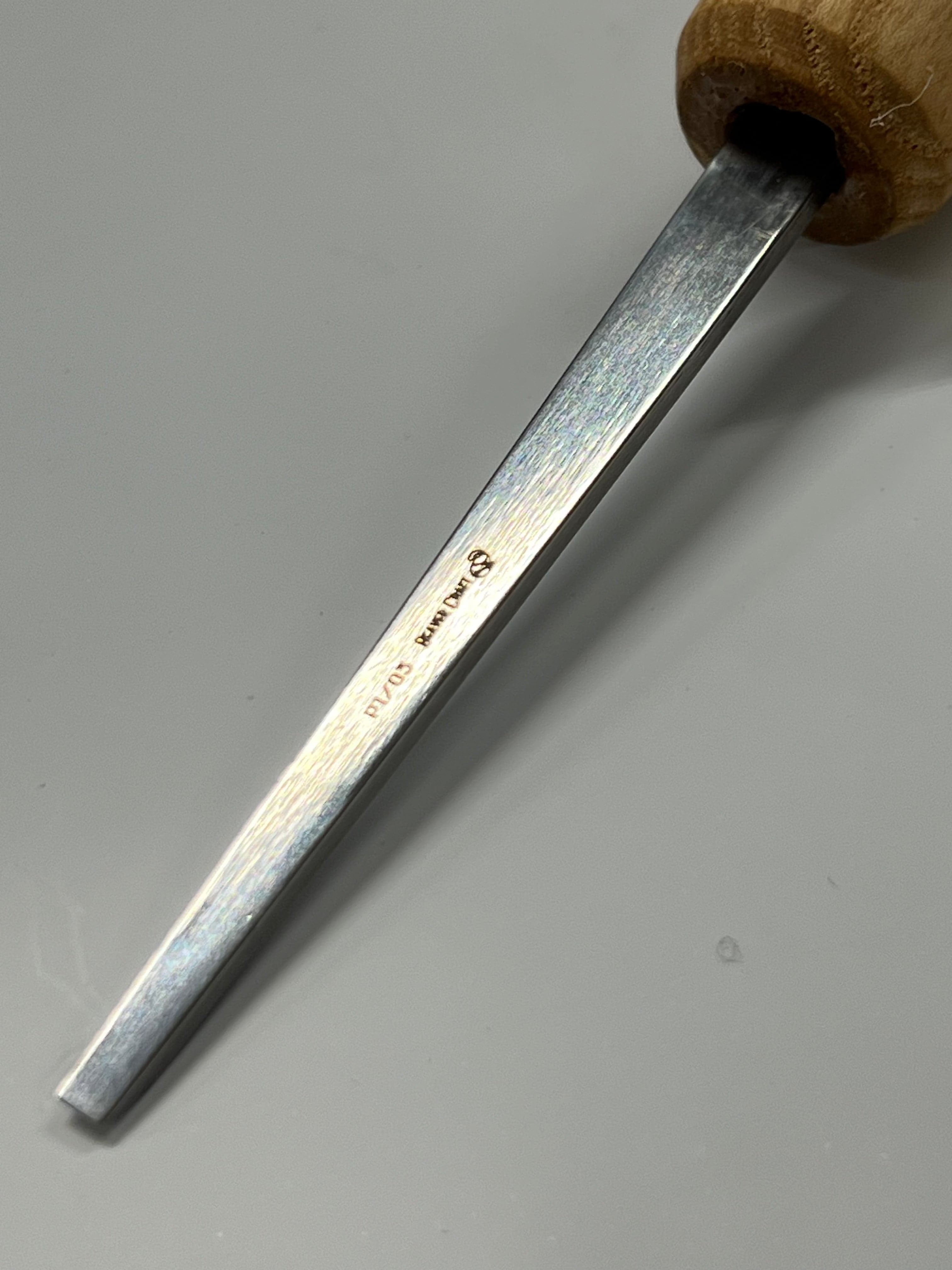 Treskjæringsjern 75x3mm rett flat meisel P1/03 m/kulehåntak