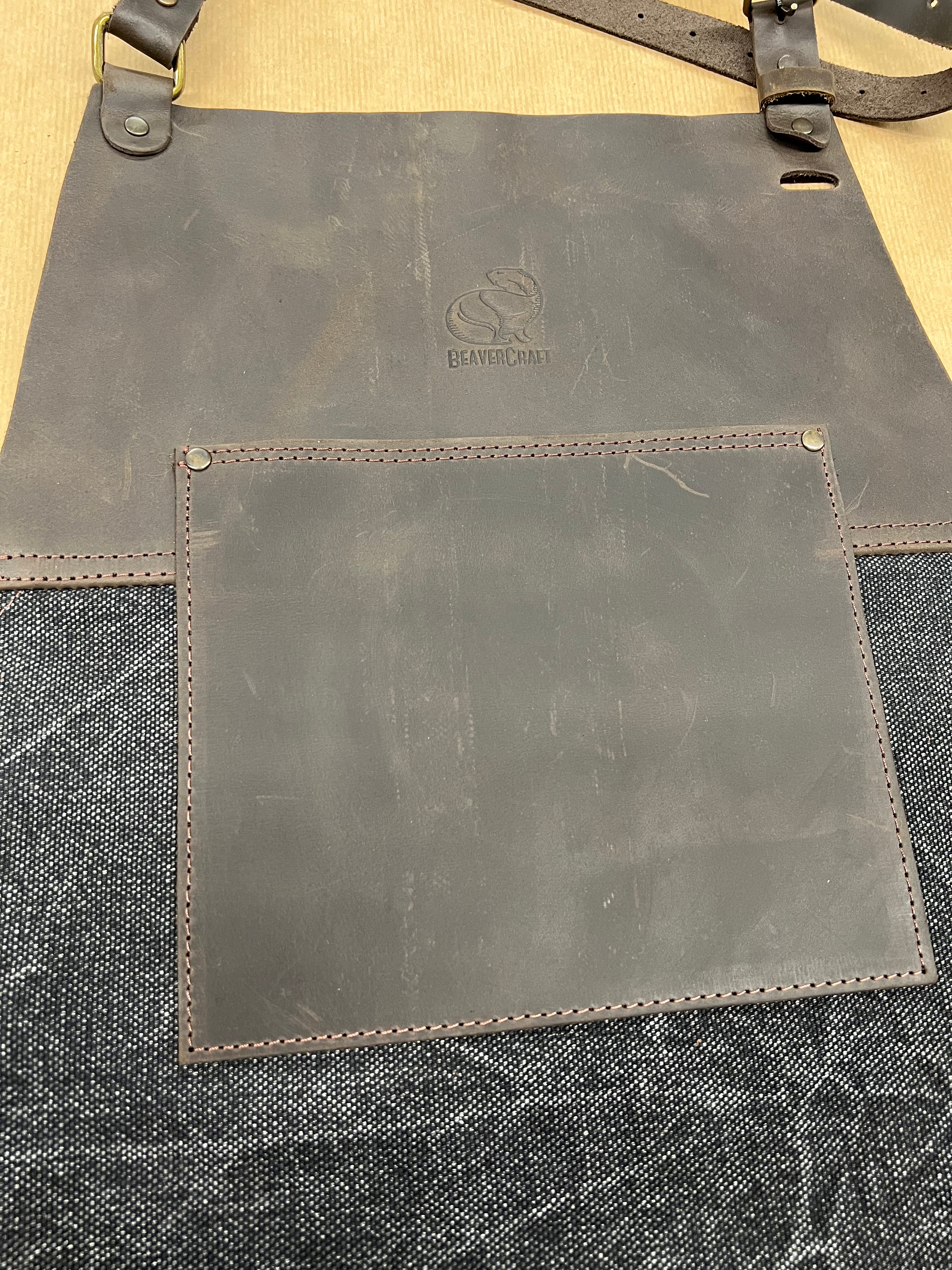 Justerbart förkläde i brunt läder och canvas AP4 