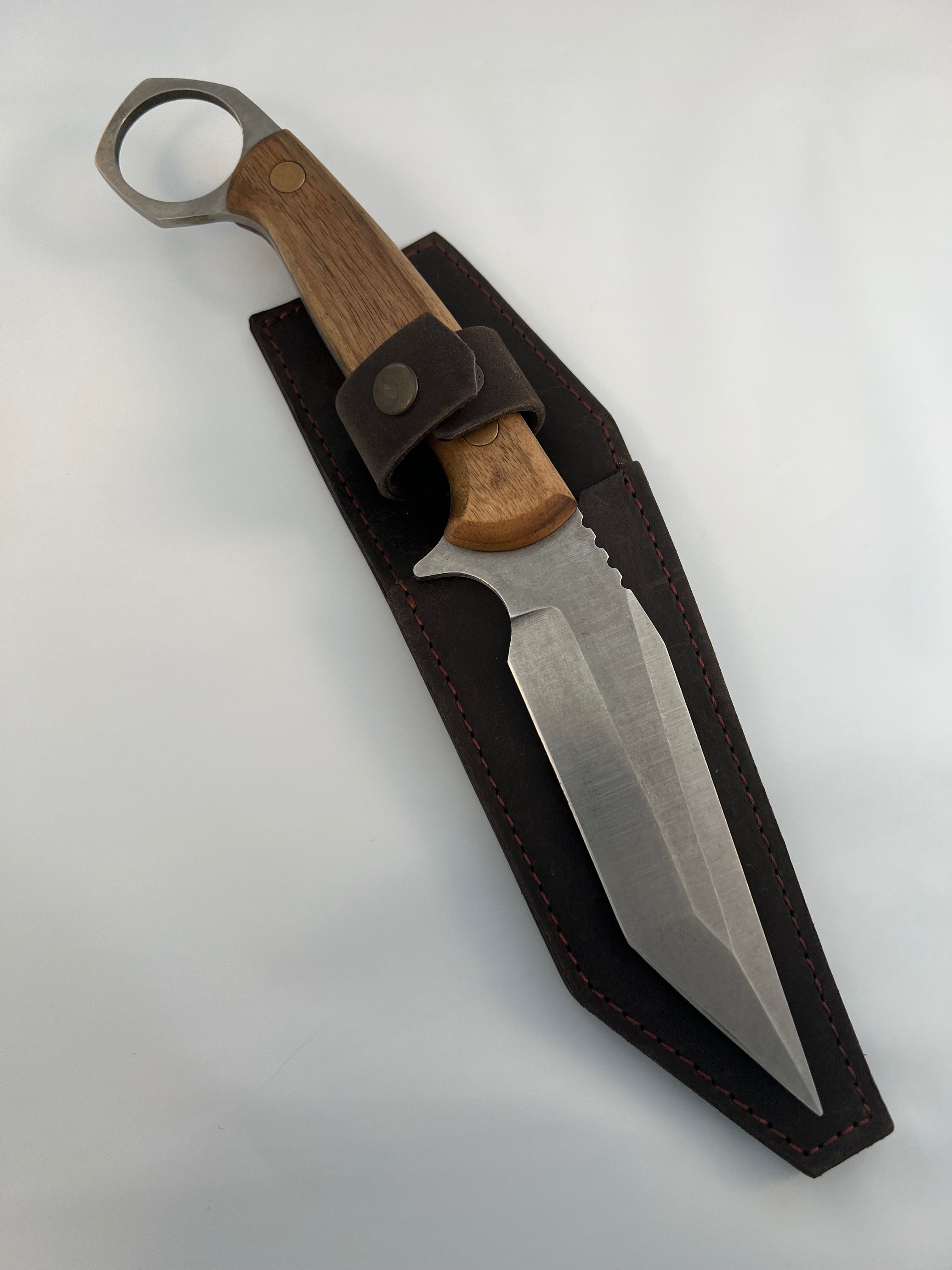 Ukrainsk Campingkarambit CGK1 med lærslire